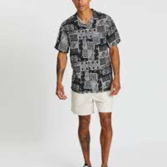 COTTON ON Tribal Squares Hawaiian Island Short Sleeve Shirt NWT - Picture 9 of 15